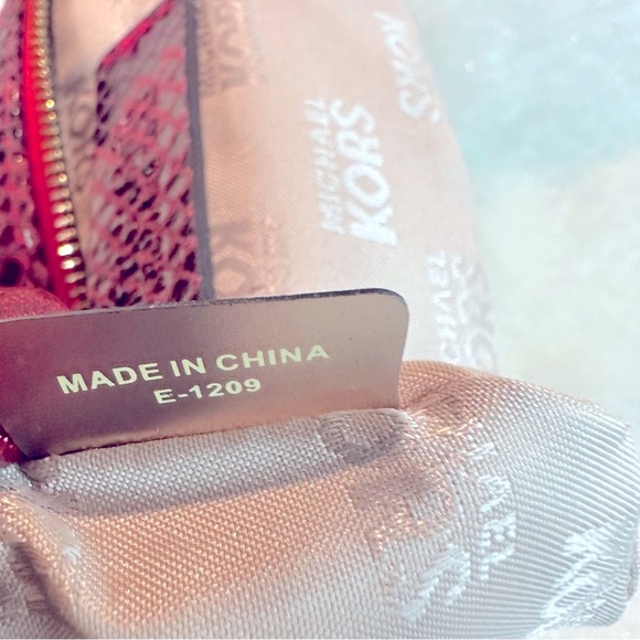 MICHAEL KORS FULTON RED PYTHON WRISTLET EUC - Picture 10 of 10